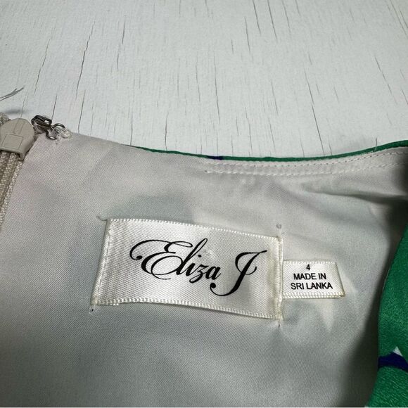 Eliza J Short Sleeve Floral Green Dress Size 4 - Picture 4 of 10